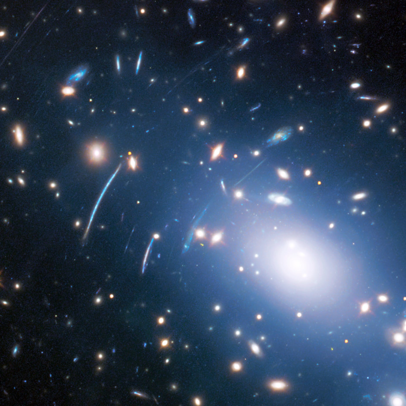 Aglomerado Abell S1063 registrado pelo telescópio espacial Hubble