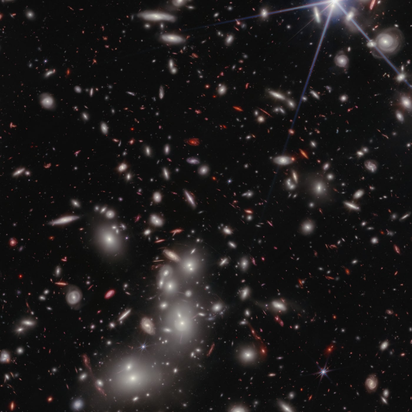 Abell 2744, o Aglomerado de Pandora registrado pelo telescópio espacial James Webb