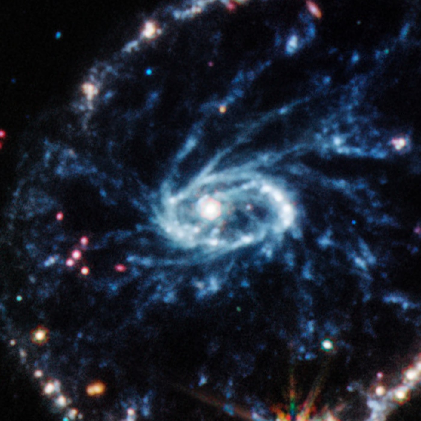 Galáxia Roda de Carroça registrado pelo telescópio espacial James Webb