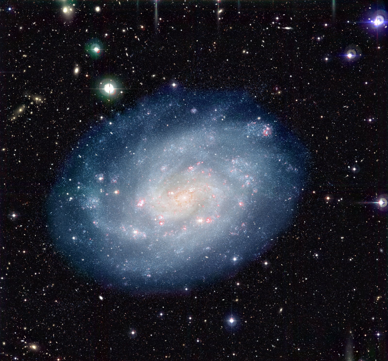 Galáxia NGC 300, galáxia em grupo registrada pelo MPG/ESO 2.2-metre telescope