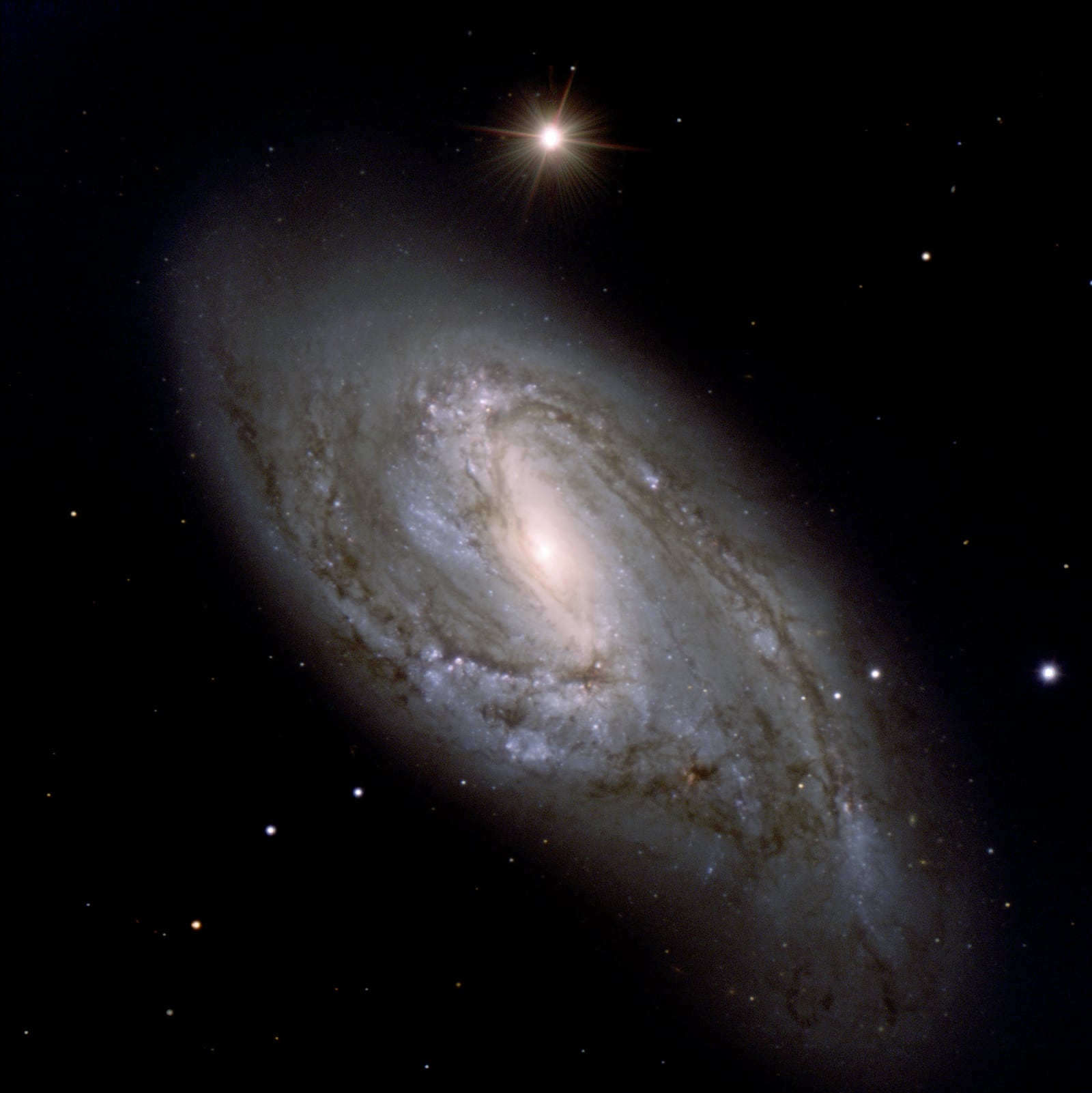 Galáxia Messier 66, galáxia registrada pelo Very Large Telescope