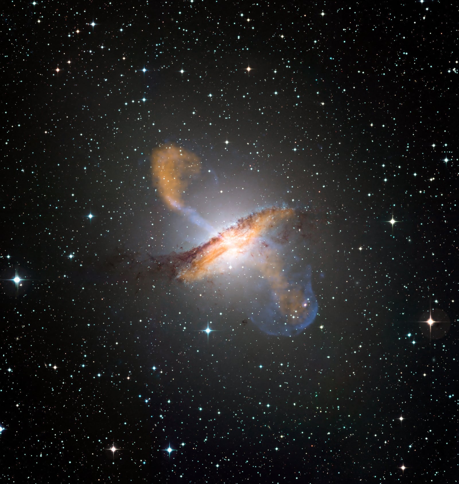 Centaurus A, galáxia registrada pelo Chandra X-ray Observatory