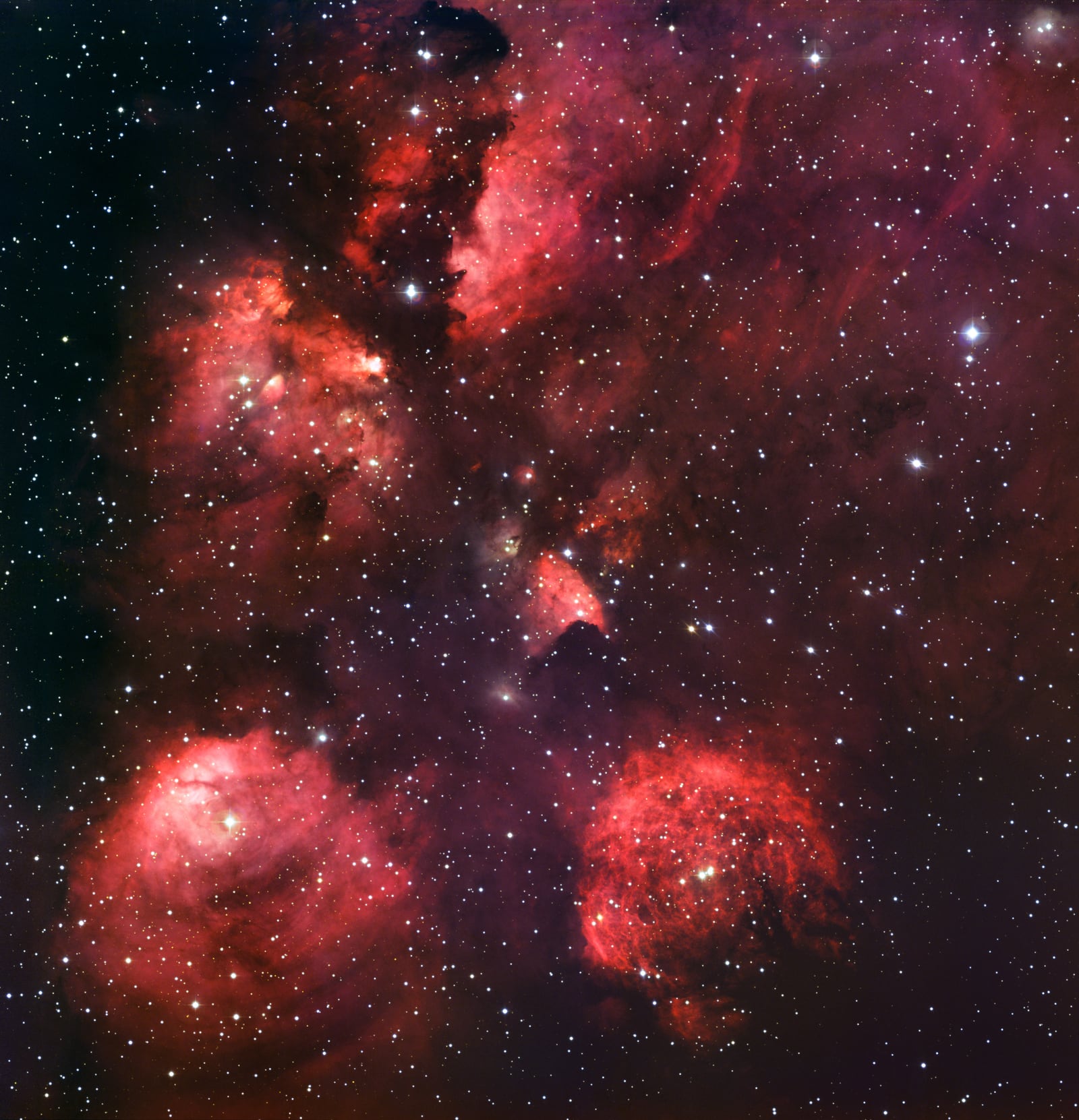 Nebulosa Pata de Gato, região de hidrogênio ionizado, em imagem do MPG/ESO 2.2-metre telescope