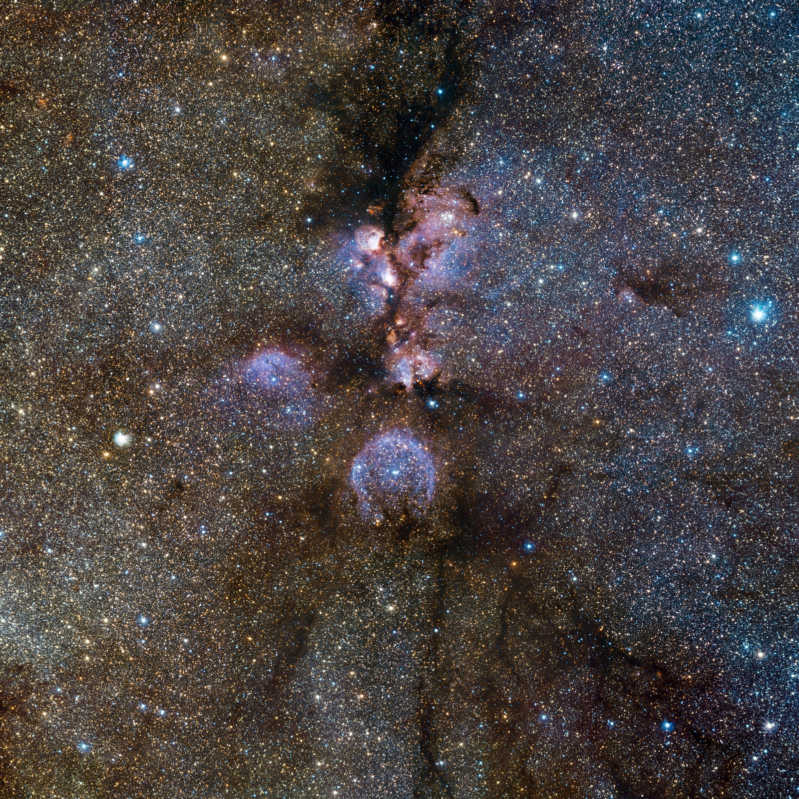 Nebulosa Pata de Gato, região de hidrogênio ionizado registrada pelo Visible and Infrared Survey Telescope for Astronomy