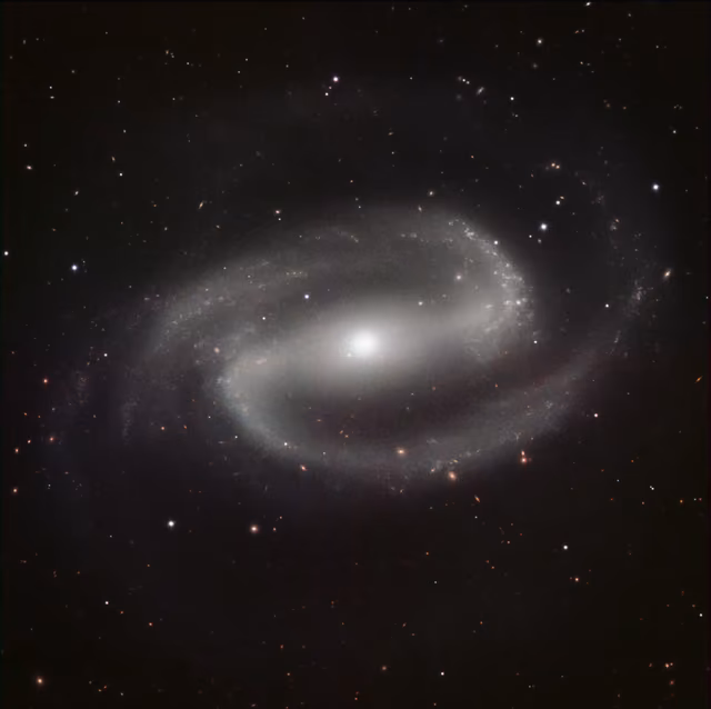 Galáxia espiral barrada NGC 1300, galáxia seyfert tipo 2, em imagem do Very Large Telescope