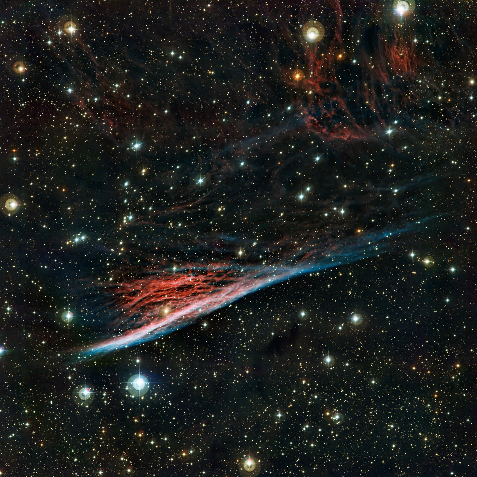 Nebulosa do Lápis, remanescente de supernova registrada pelo MPG/ESO 2.2-metre telescope