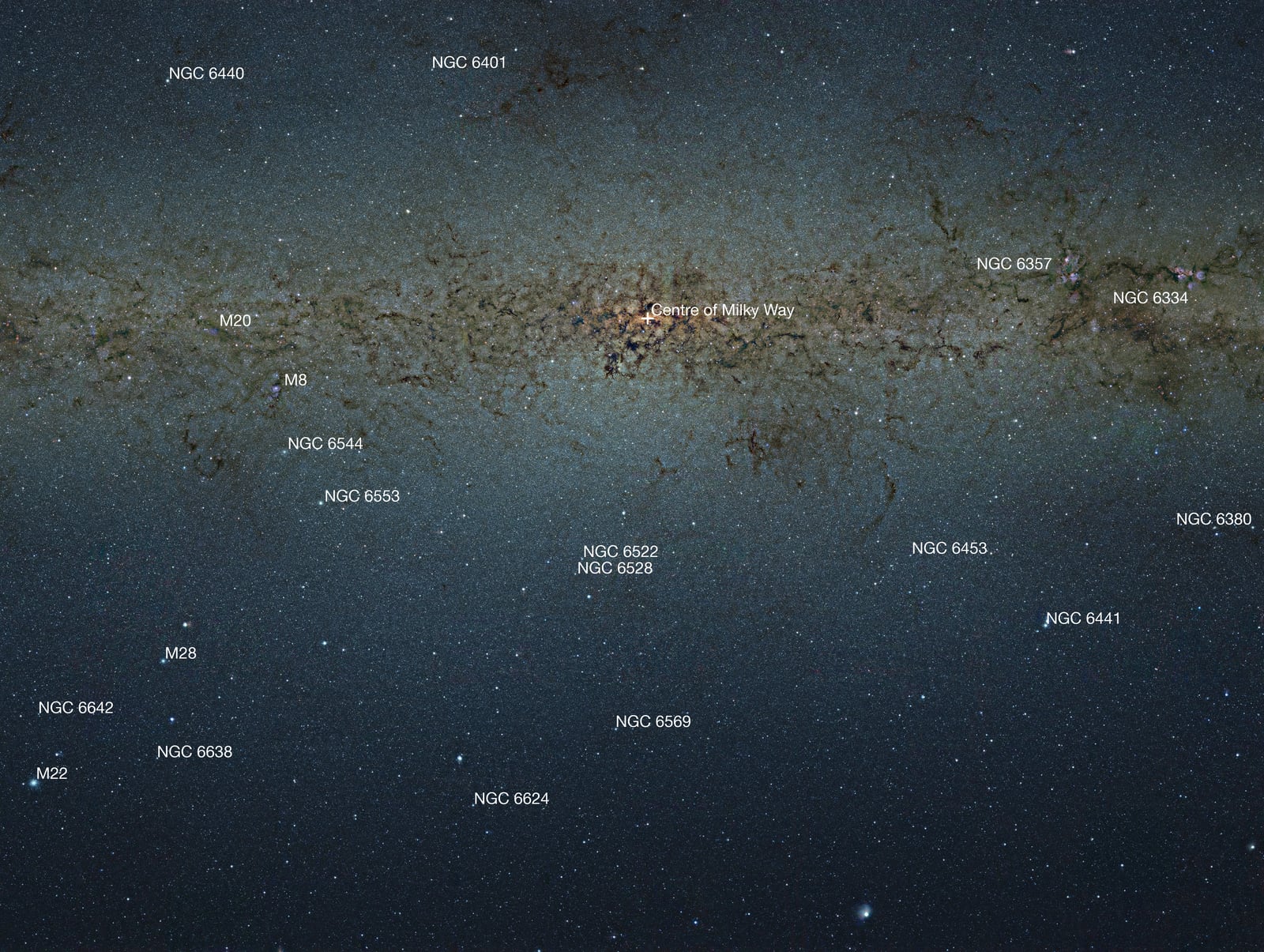 Montagem de várias imagens de Centro da Via Láctea, região do céu, em imagem do Visible and Infrared Survey Telescope for Astronomy