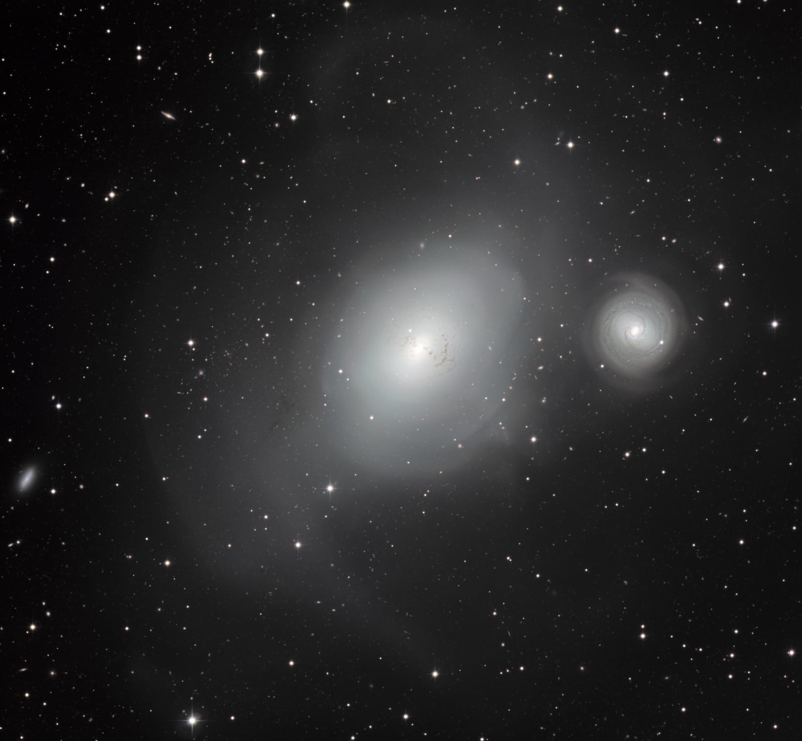 Galáxia NGC 1316, galáxia registrada pelo MPG/ESO 2.2-metre telescope