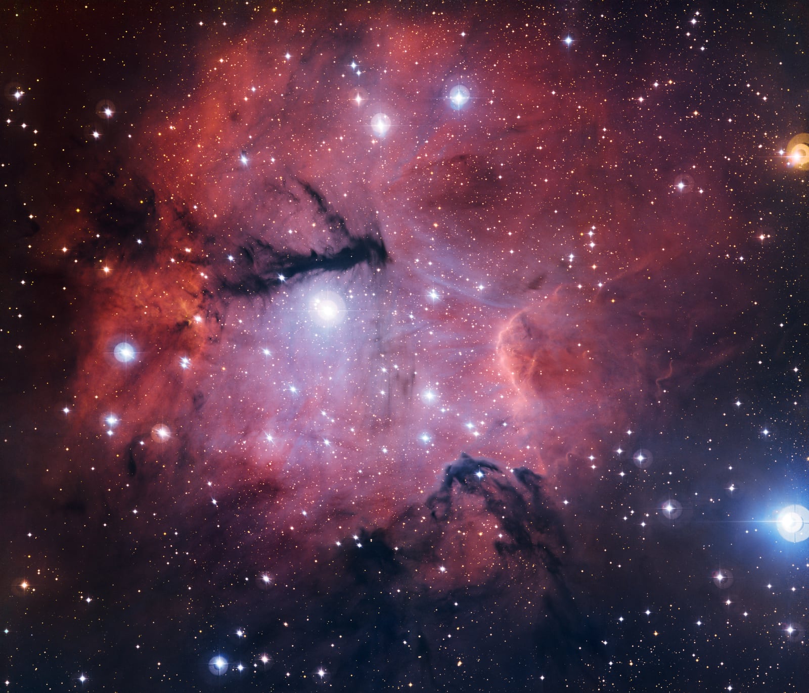 Nebulosa Gum 15, região de hidrogênio ionizado registrada pelo MPG/ESO 2.2-metre telescope
