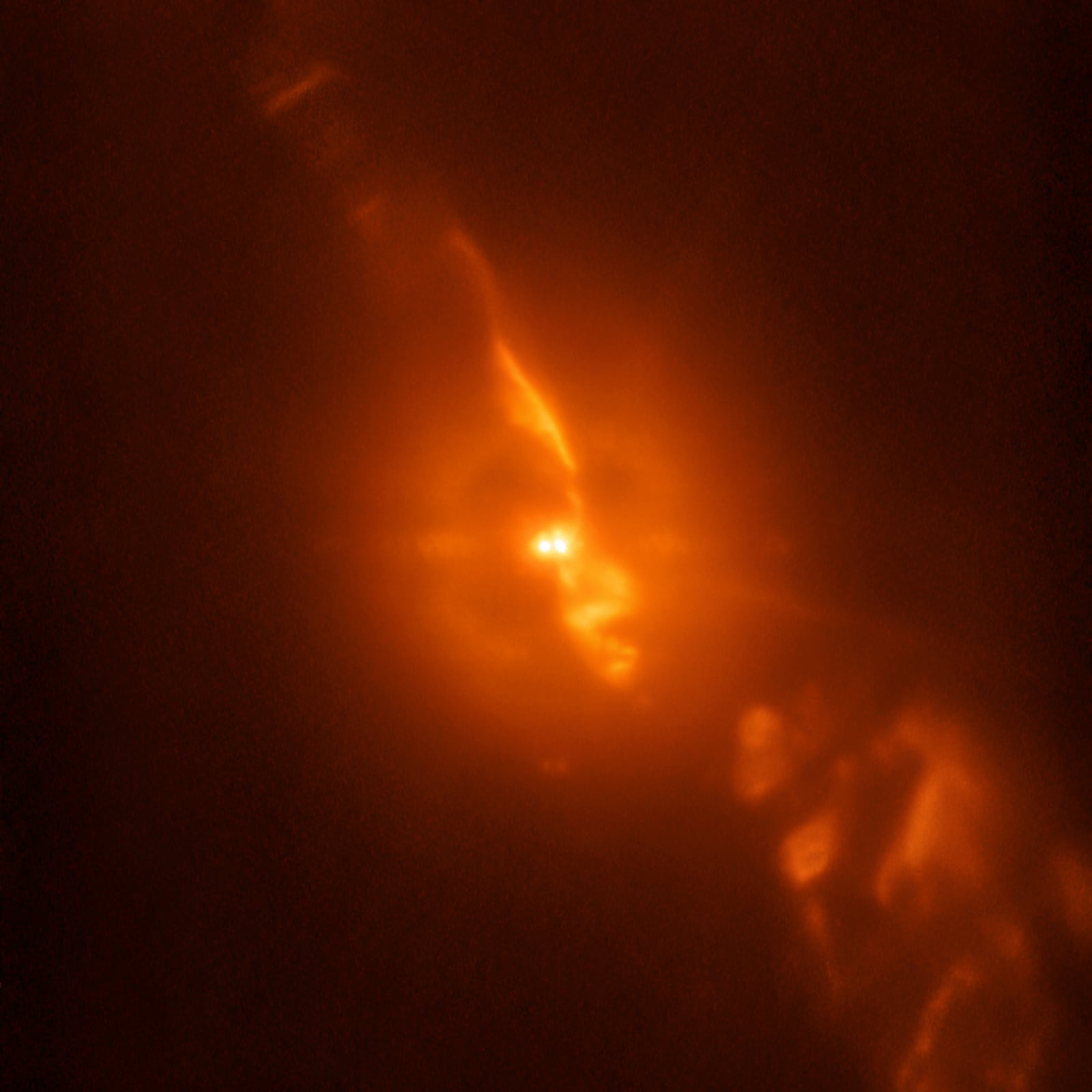 R Aquarii, estrela simbiótica registrada pelo Very Large Telescope
