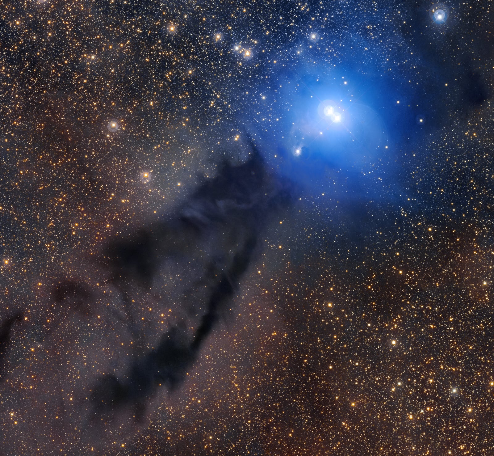 Nuvem escura de Lupus 3, região de formação de estrelas, em imagem do MPG/ESO 2.2-metre telescope