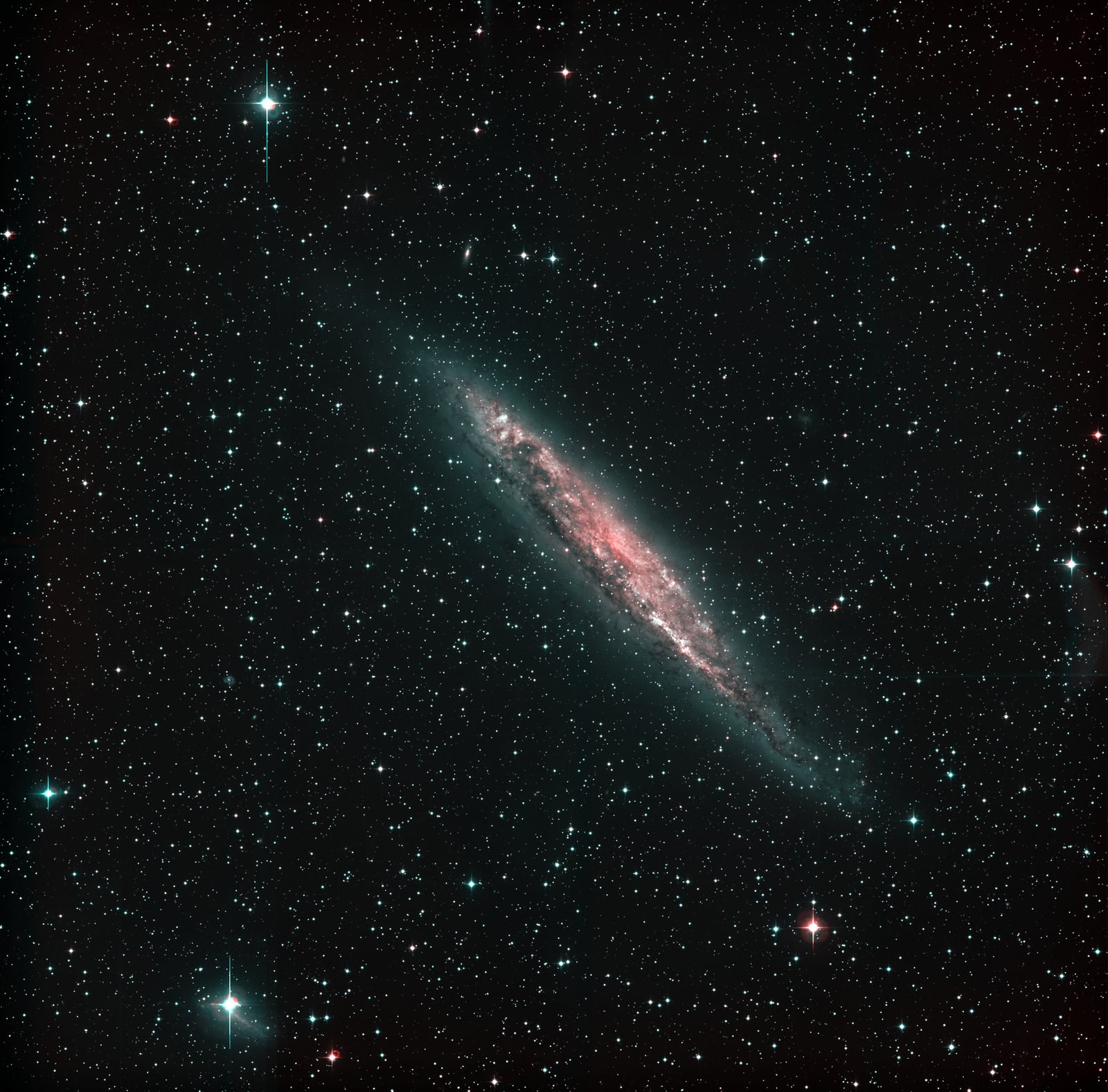 Galáxia NGC 4945, galáxia, em imagem do MPG/ESO 2.2-metre telescope