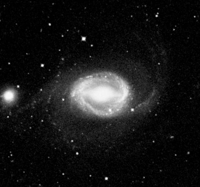 Galáxia NGC 1512, galáxia registrada pelo DSS