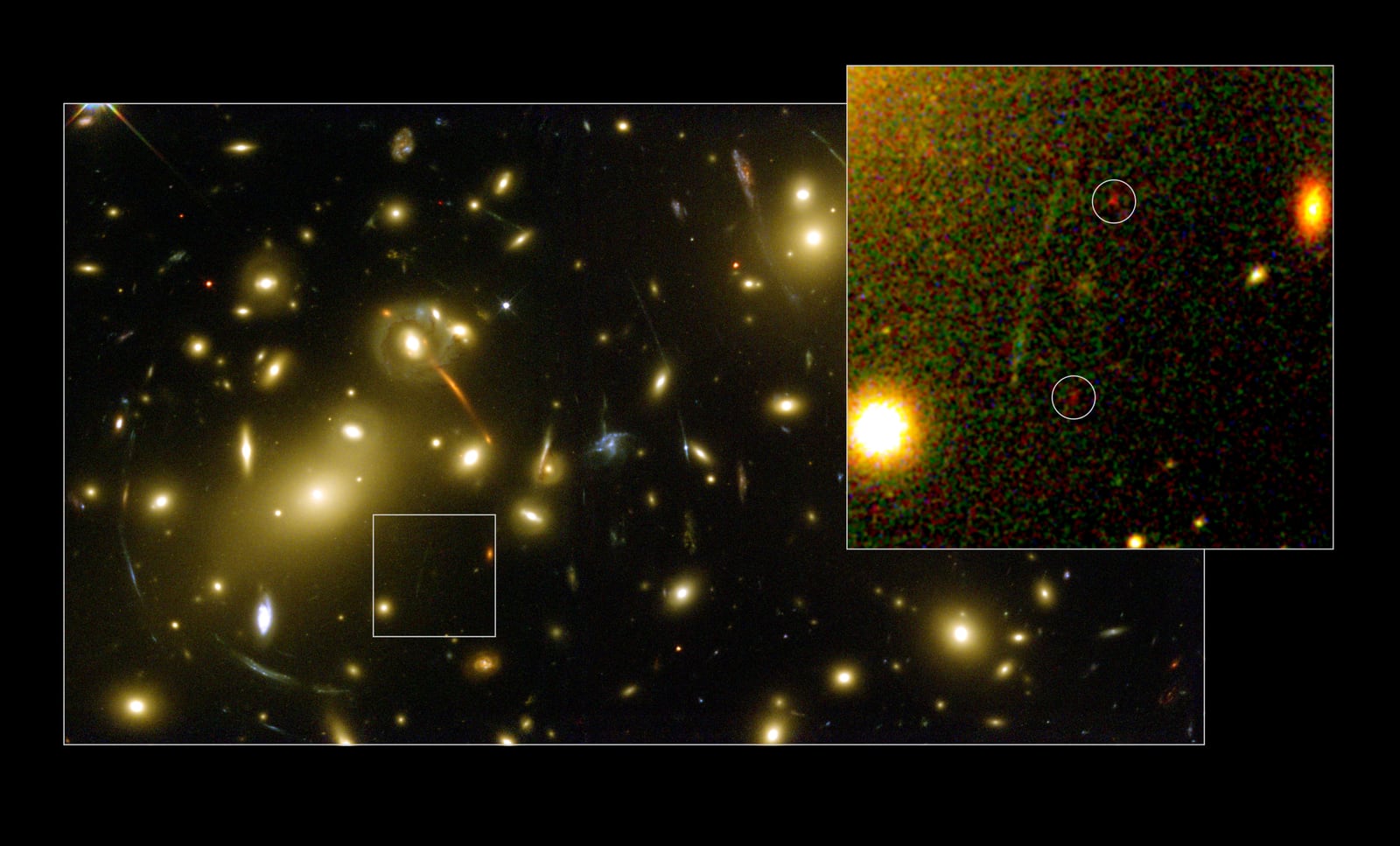 Montagem de várias imagens de Aglomerado Abell 2218, aglomerado de galáxias, em imagem do Hubble Space Telescope