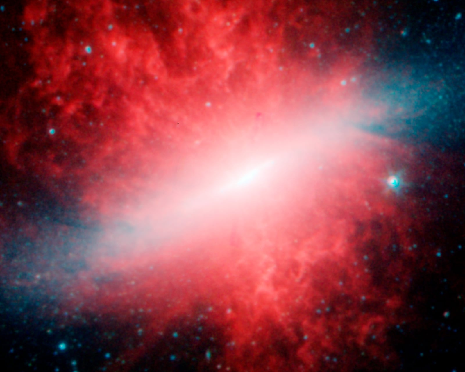 Galáxia do Charuto, galáxia, em imagem do Spitzer Space Telescope