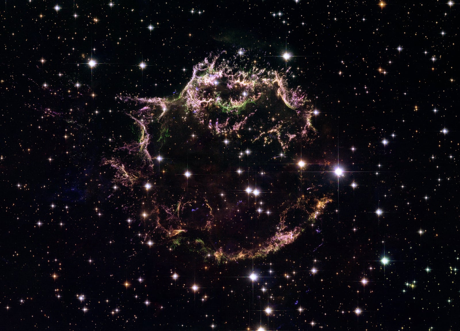 Cassiopeia A, remanescente de supernova registrada pelo Hubble Space Telescope