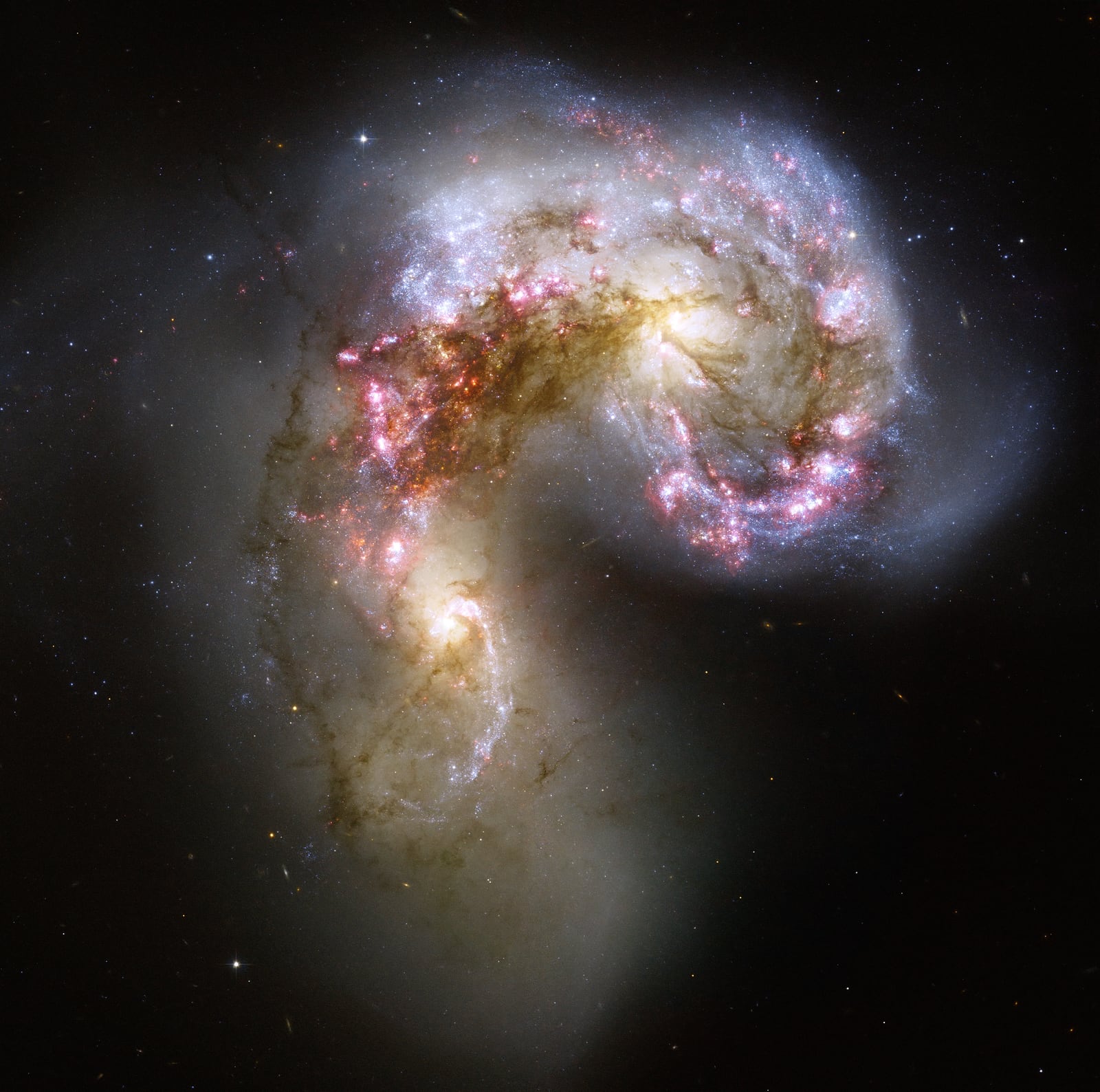 Galáxias das Antenas, galáxias em interação, em imagem do Hubble Space Telescope