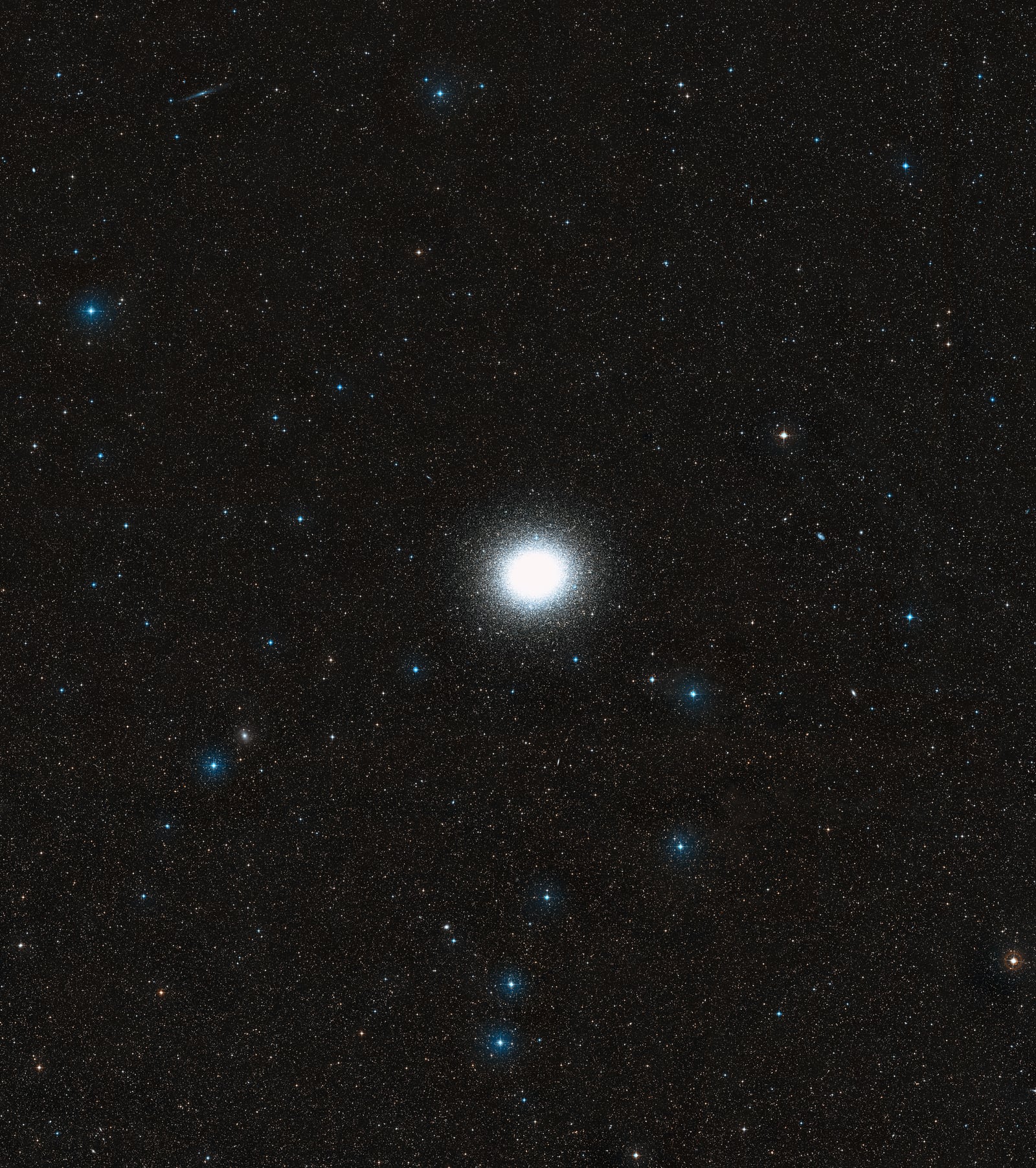 Ômega Centauri, aglomerado globular, em imagem do DSS