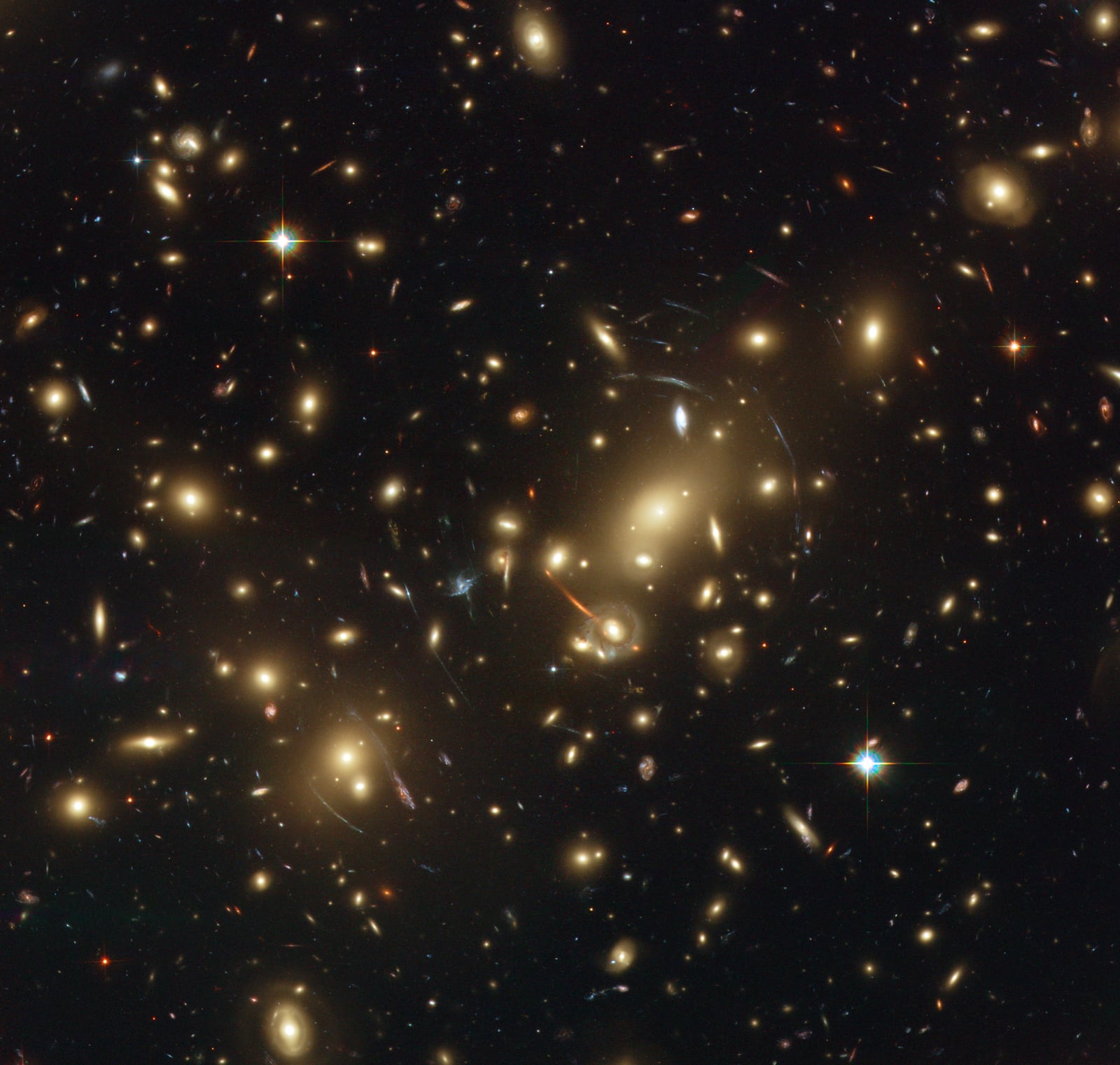 Aglomerado Abell 2218, aglomerado de galáxias registrada pelo Hubble Space Telescope