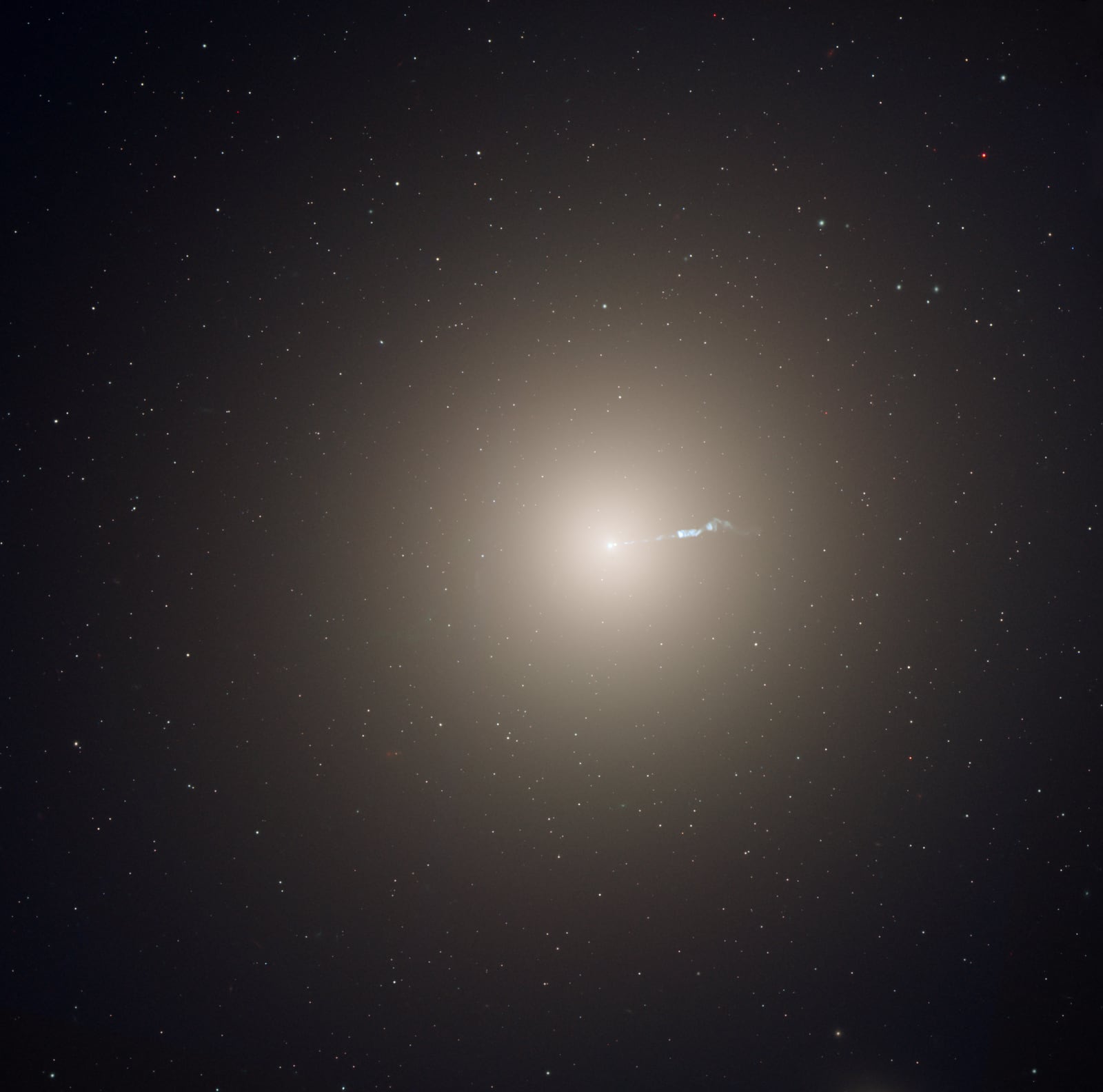 Galáxia Messier 87, galáxia registrada pelo Hubble Space Telescope