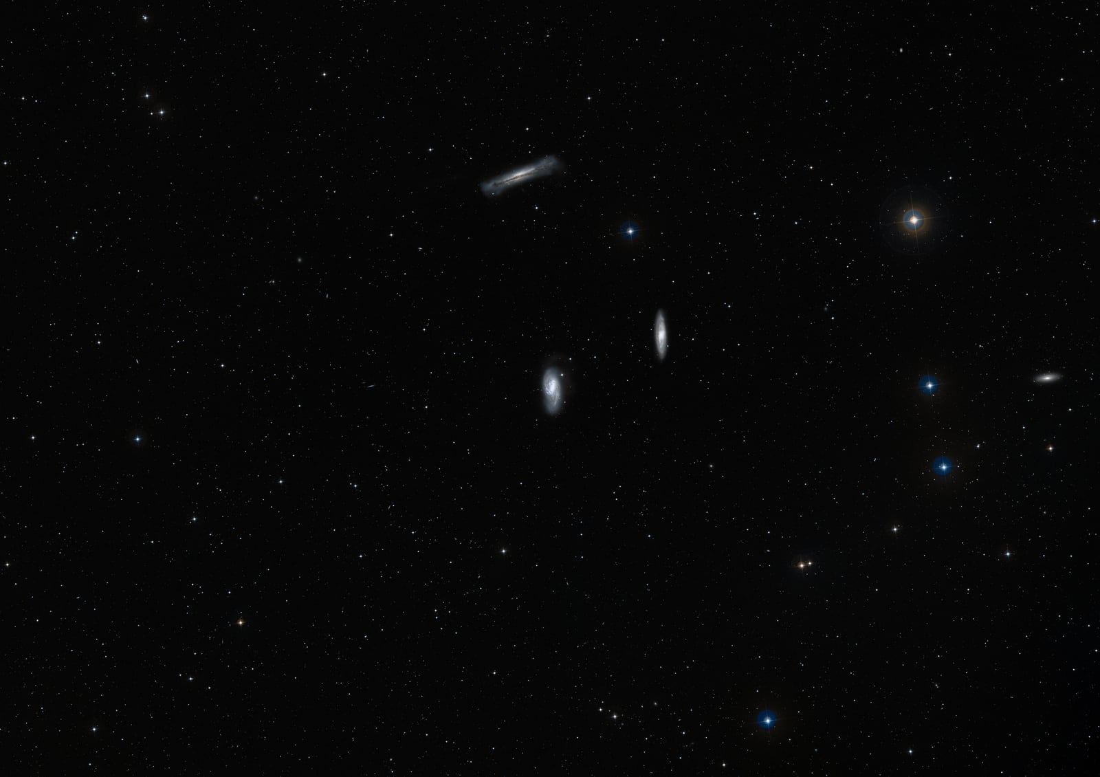 Galáxia Messier 66, galáxia registrada pelo DSS