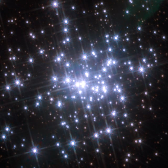 Nebulosa NGC 3603, nebulosa de emissão, em imagem do Hubble Space Telescope