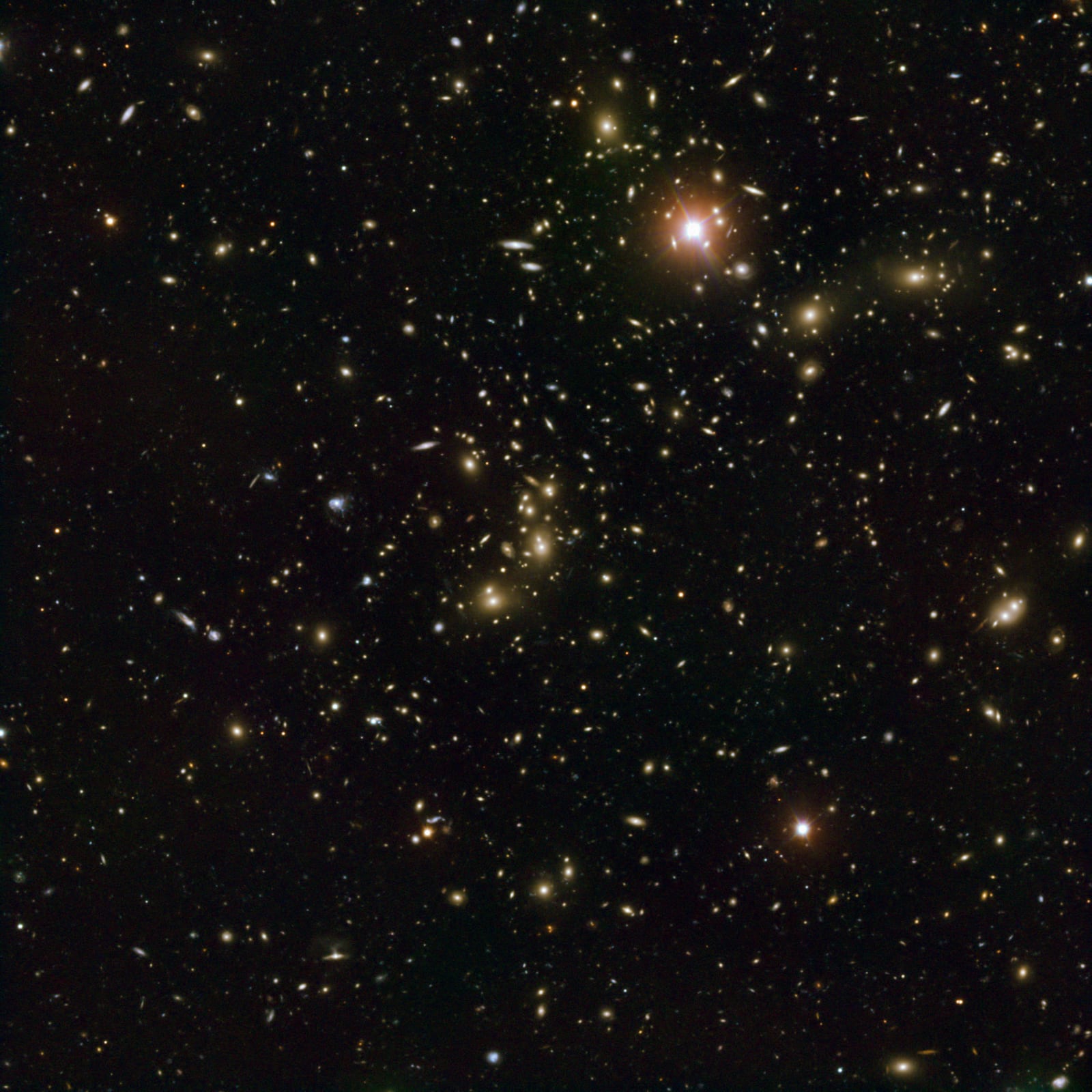 Abell 2744, o Aglomerado de Pandora, aglomerado de galáxias, em imagem do Very Large Telescope (VLT)