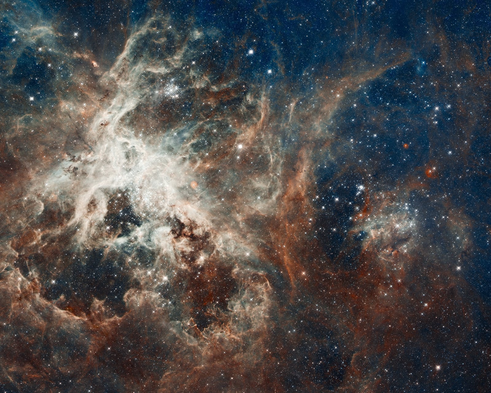 Nebulosa da Tarântula, região de formação de estrelas registrada pelo Hubble Space Telescope