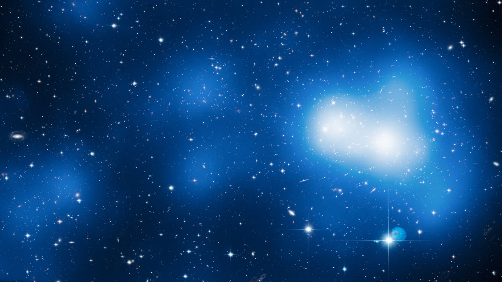 Aglomerado MACS J0717, aglomerado de galáxias registrada pelo Hubble Space Telescope