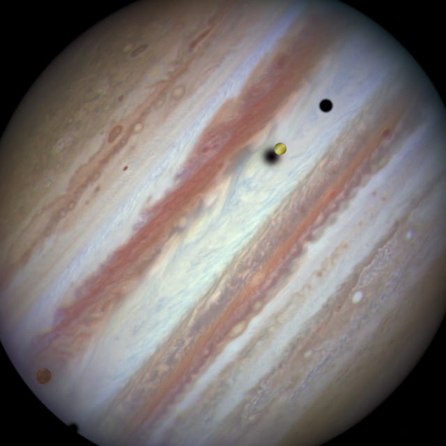 Europa, a lua de Júpiter, satélite natural, em imagem do Hubble Space Telescope