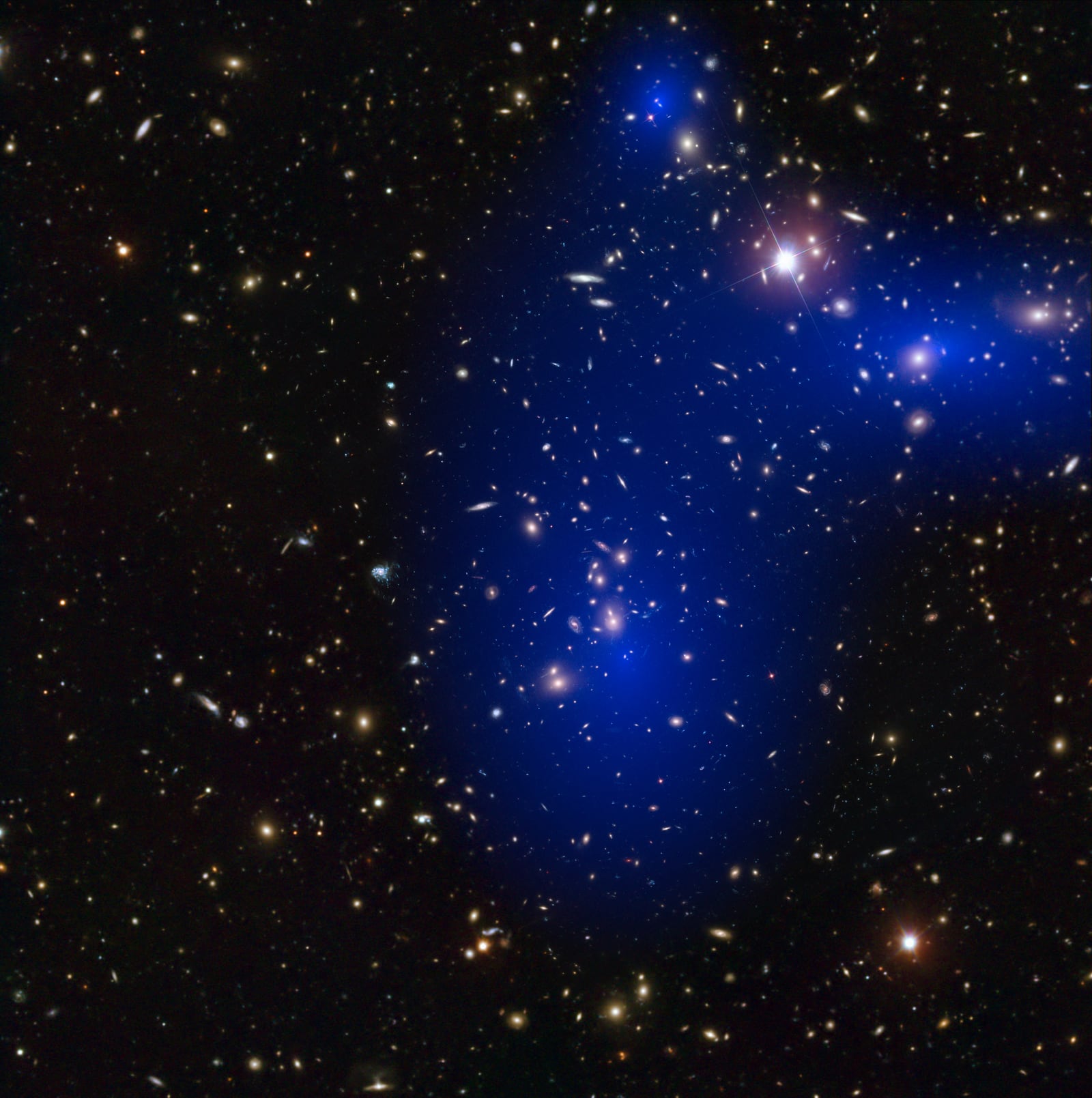 Abell 2744, o Aglomerado de Pandora, aglomerado de galáxias, em imagem do Very Large Telescope (VLT)
