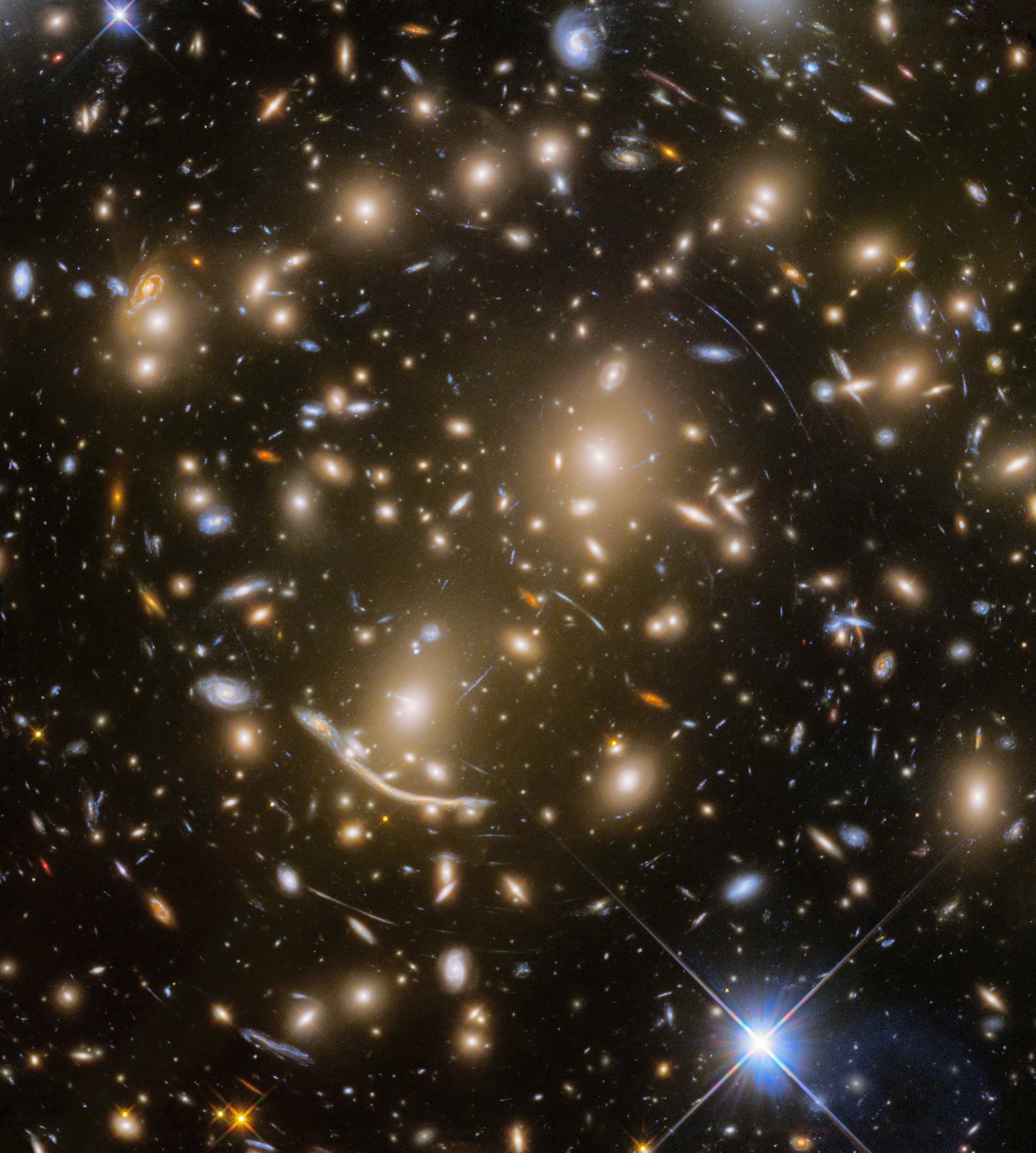 Aglomerado Abell 370, aglomerado de galáxias, em imagem do Hubble Space Telescope