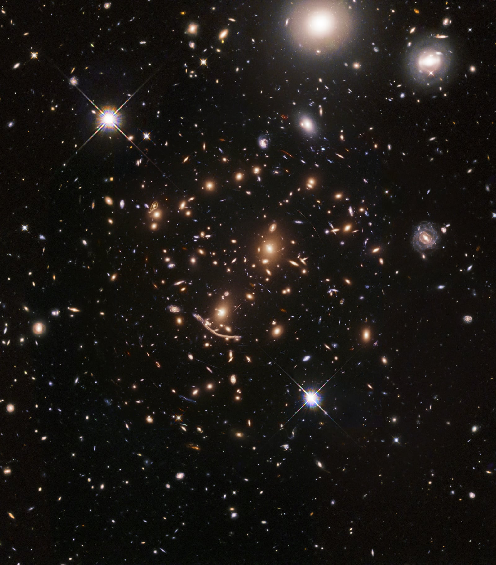 Aglomerado Abell 370, aglomerado de galáxias, em imagem do Hubble Space Telescope