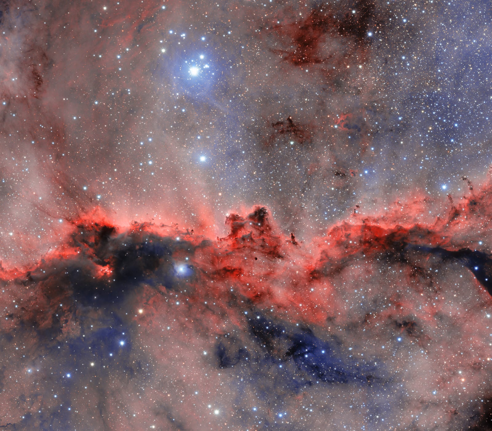 Nebulosa NGC 6188, meio interestelar, em imagem do NSF Víctor M. Blanco 4-meter Telescope