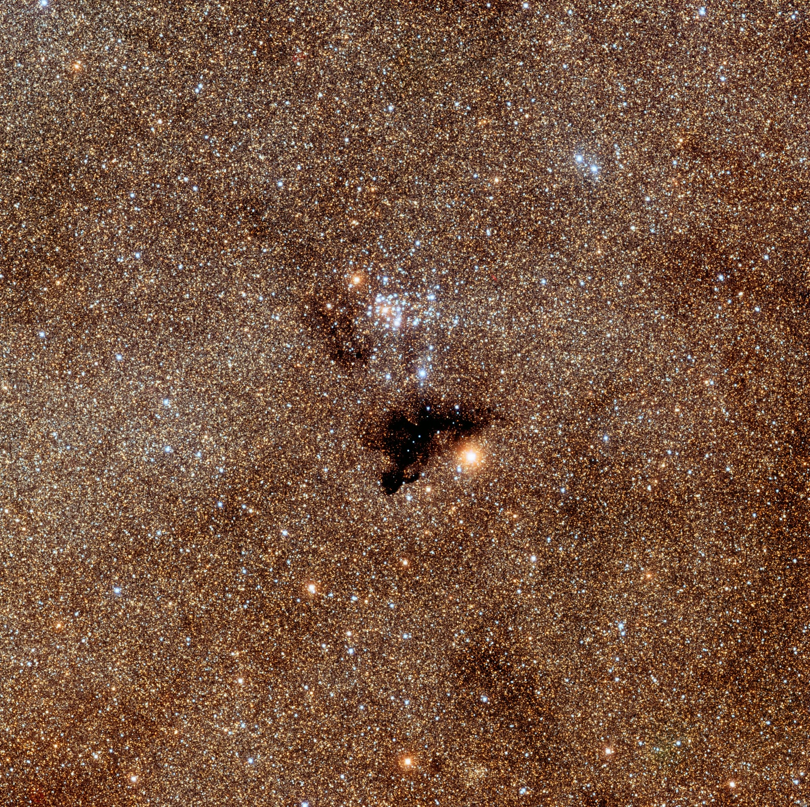 Barnard 86, o buraco no céu, nebulosa escura, em imagem do NSF Víctor M. Blanco 4-meter Telescope
