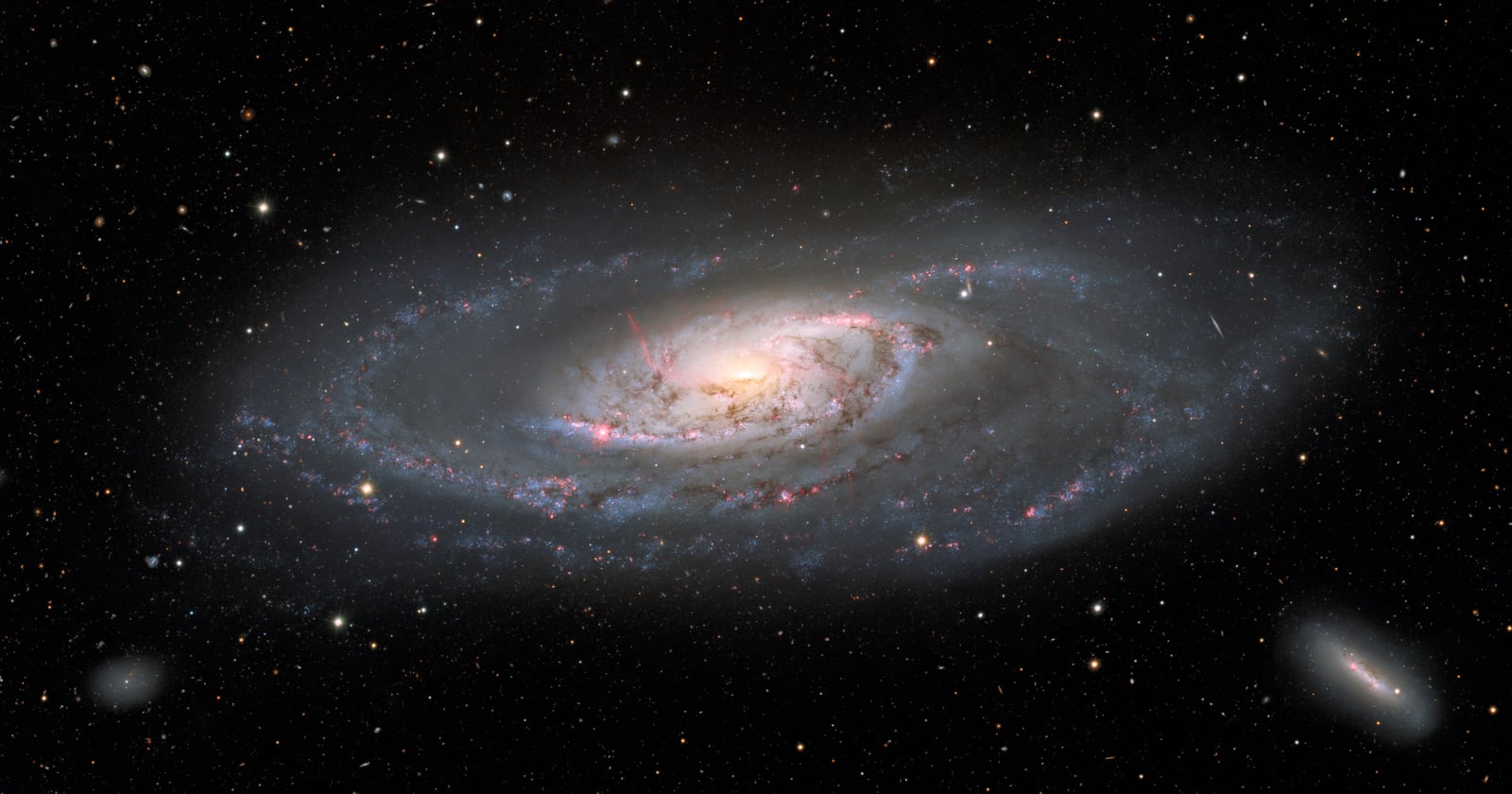 Galáxia Messier 106, galáxia, em imagem do NSF Nicholas U. Mayall 4-meter Telescope