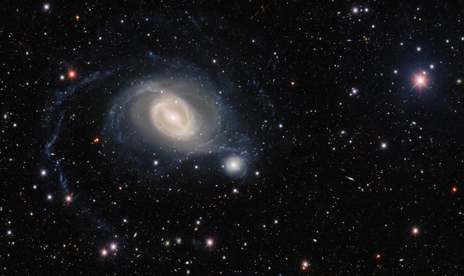 Galáxia NGC 1512, galáxia registrada pelo NSF Víctor M. Blanco 4-meter Telescope