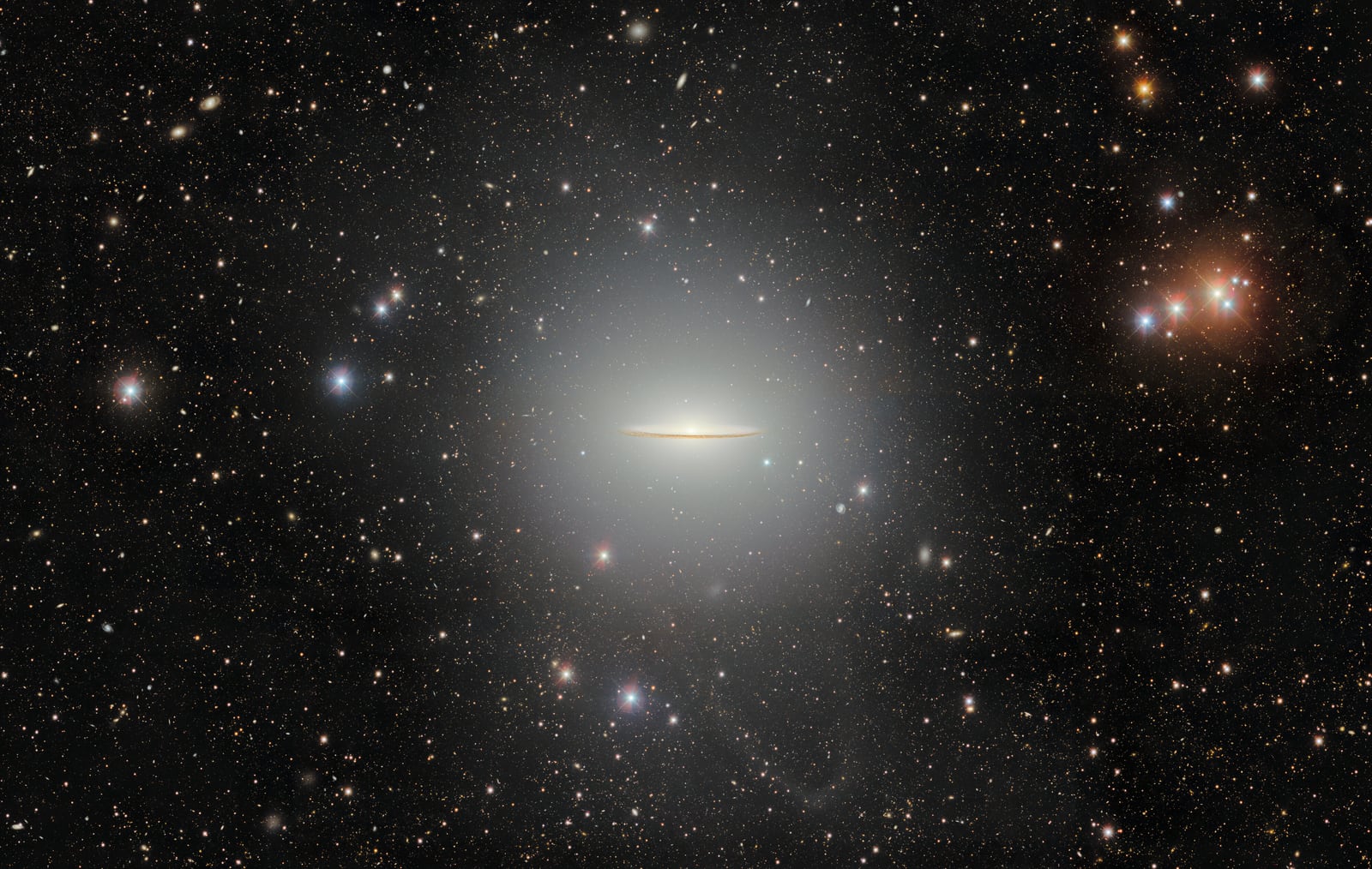 Galáxia do Sombrero, galáxia, em imagem do NSF Víctor M. Blanco 4-meter Telescope