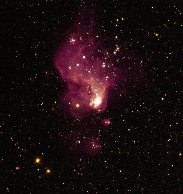 Galáxia de Barnard, galáxia, em imagem do Hubble Space Telescope
