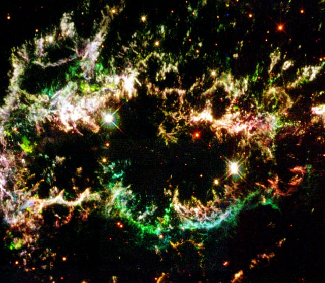 Cassiopeia A, remanescente de supernova, em imagem do Hubble Space Telescope