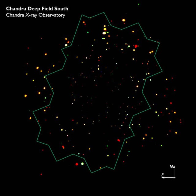 Montagem de várias imagens de Campo Profundo Chandra Sul, campo profundo, em imagem do Chandra