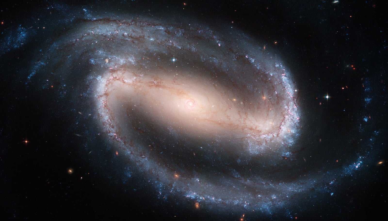 Galáxia espiral barrada NGC 1300, galáxia seyfert tipo 2 registrada pelo Hubble Space Telescope
