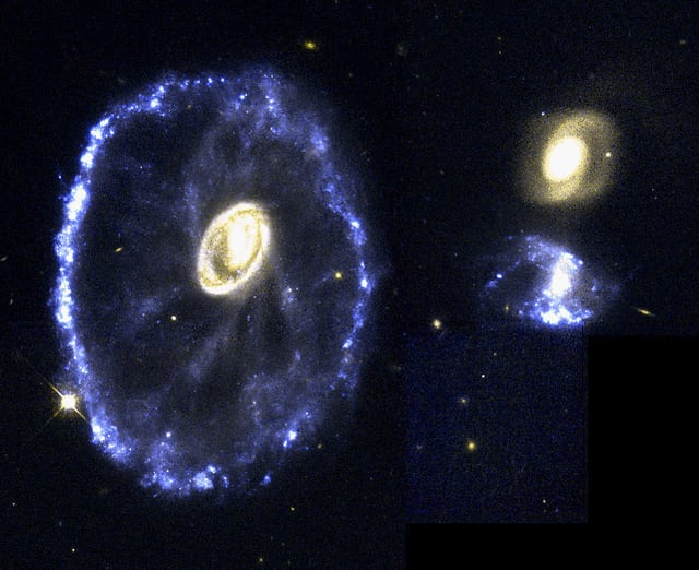 Galáxia Roda de Carroça, galáxia registrada pelo Hubble Space Telescope