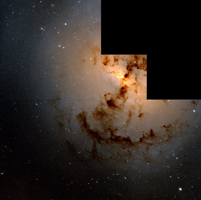 Galáxia NGC 1316, galáxia registrada pelo Hubble Space Telescope