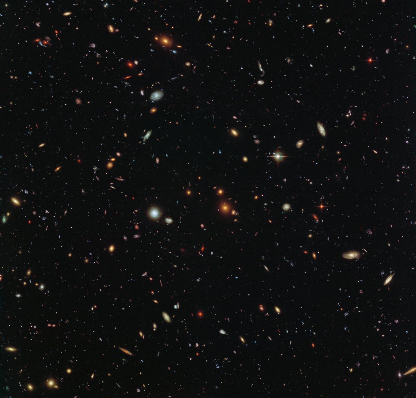 Abell 2744, o Aglomerado de Pandora, aglomerado de galáxias, em imagem do Hubble Space Telescope