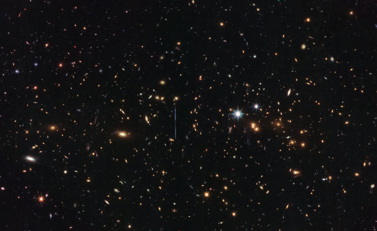 El Gordo, o aglomerado gordo, aglomerado de galáxias registrada pelo Hubble Space Telescope