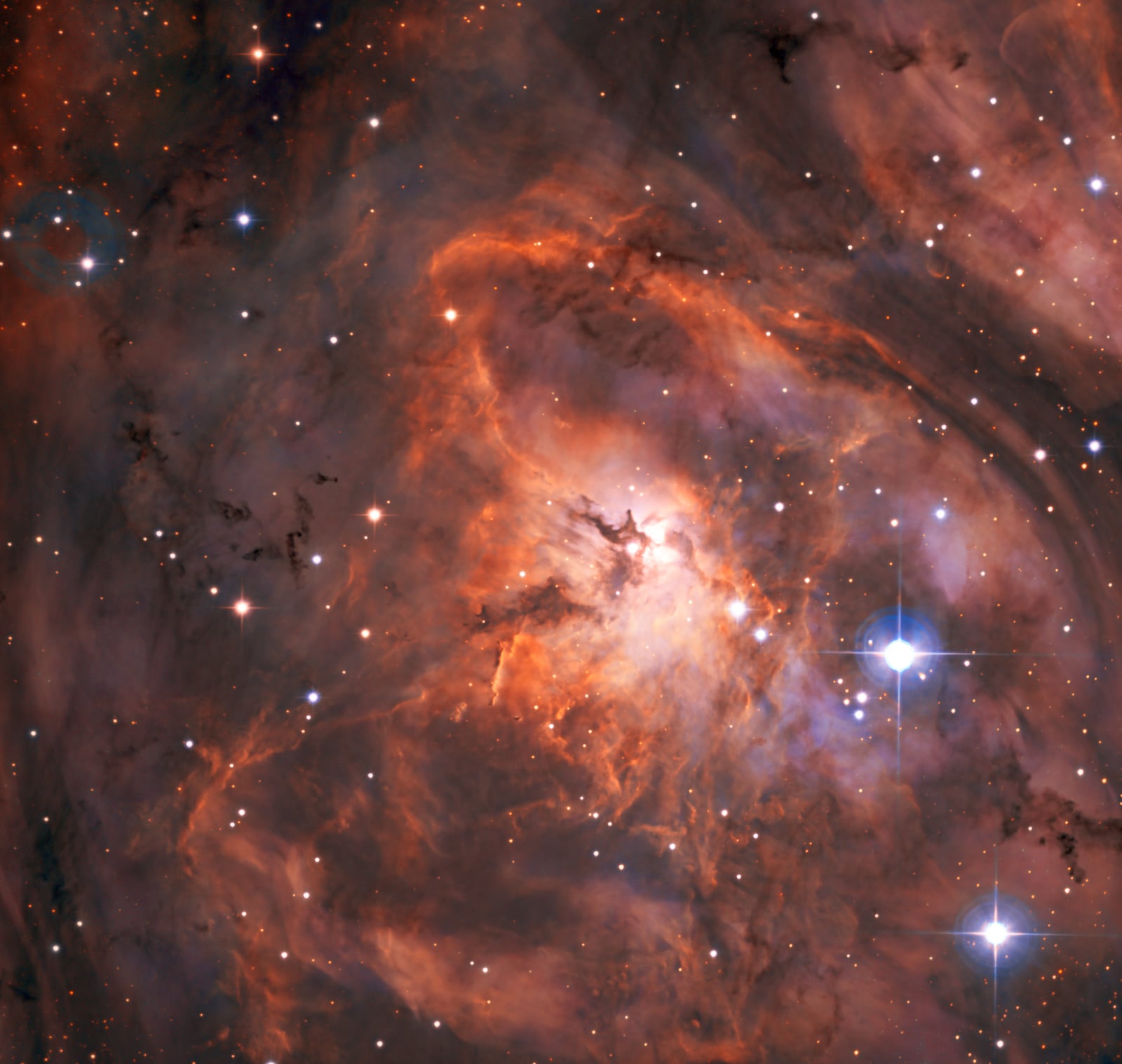 Nebulosa da Lagoa, nebulosa de emissão registrada pelo SPECULOOS Southern Observatory