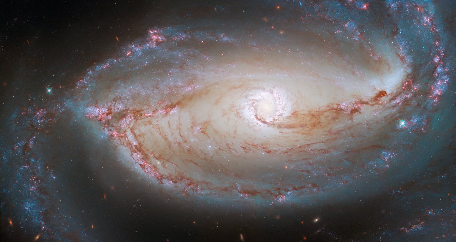 Galáxia NGC 1097, galáxia registrada pelo Hubble Space Telescope