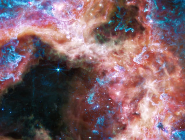 Aglomerado R136, aglomerado de estrelas, em imagem do James Webb Space Telescope