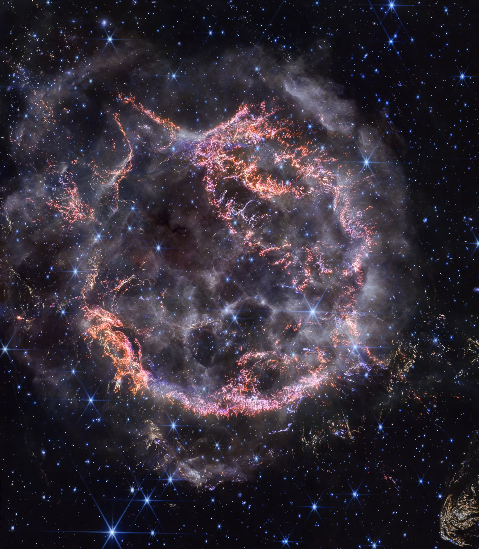 Cassiopeia A registrado pelo telescópio espacial James Webb